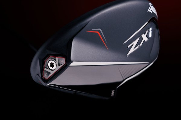 Srixon ZXi MAX Driver i spelvinkel